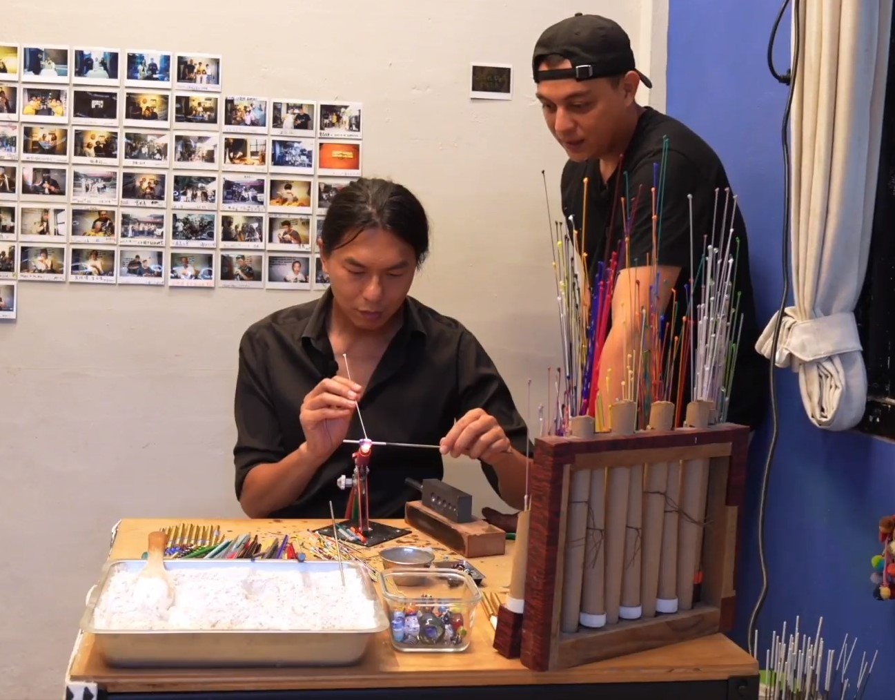 物外設計也親自體驗角琉璃的琉璃珠燒製技術