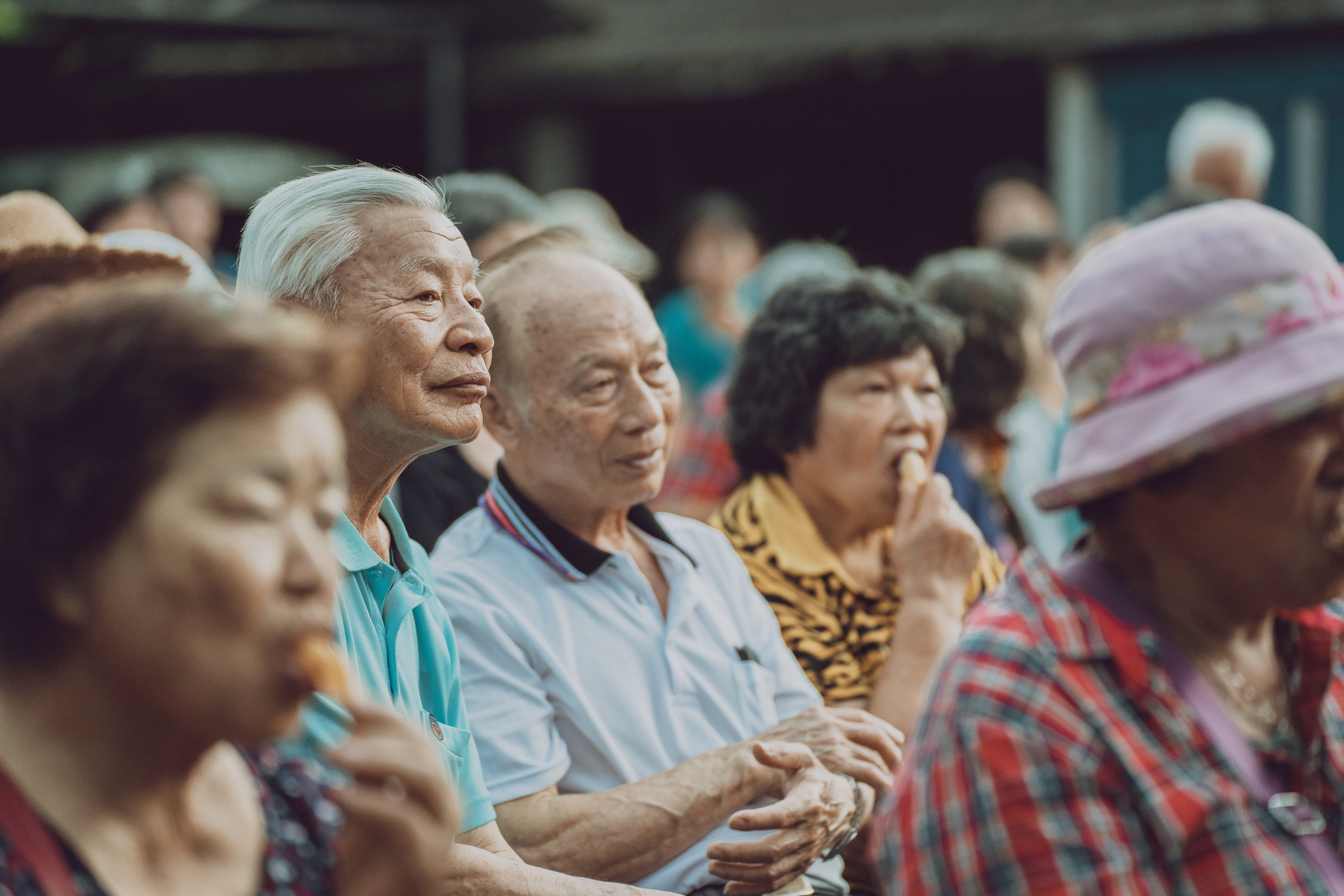 沉醉在共同的回憶中