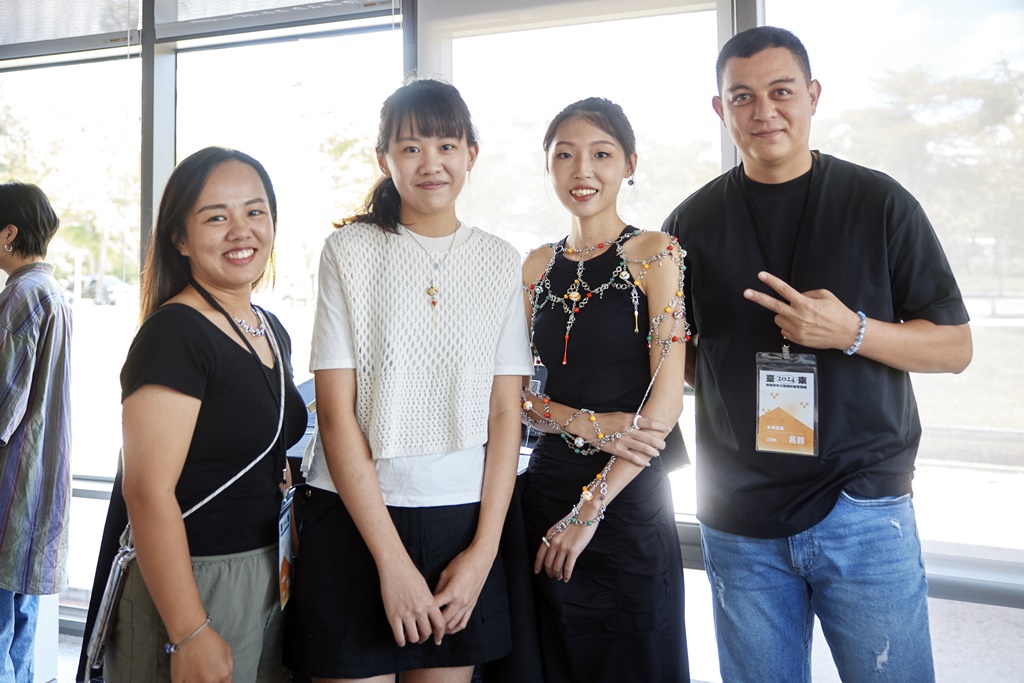 金獎學員與角琉璃工坊導師合照