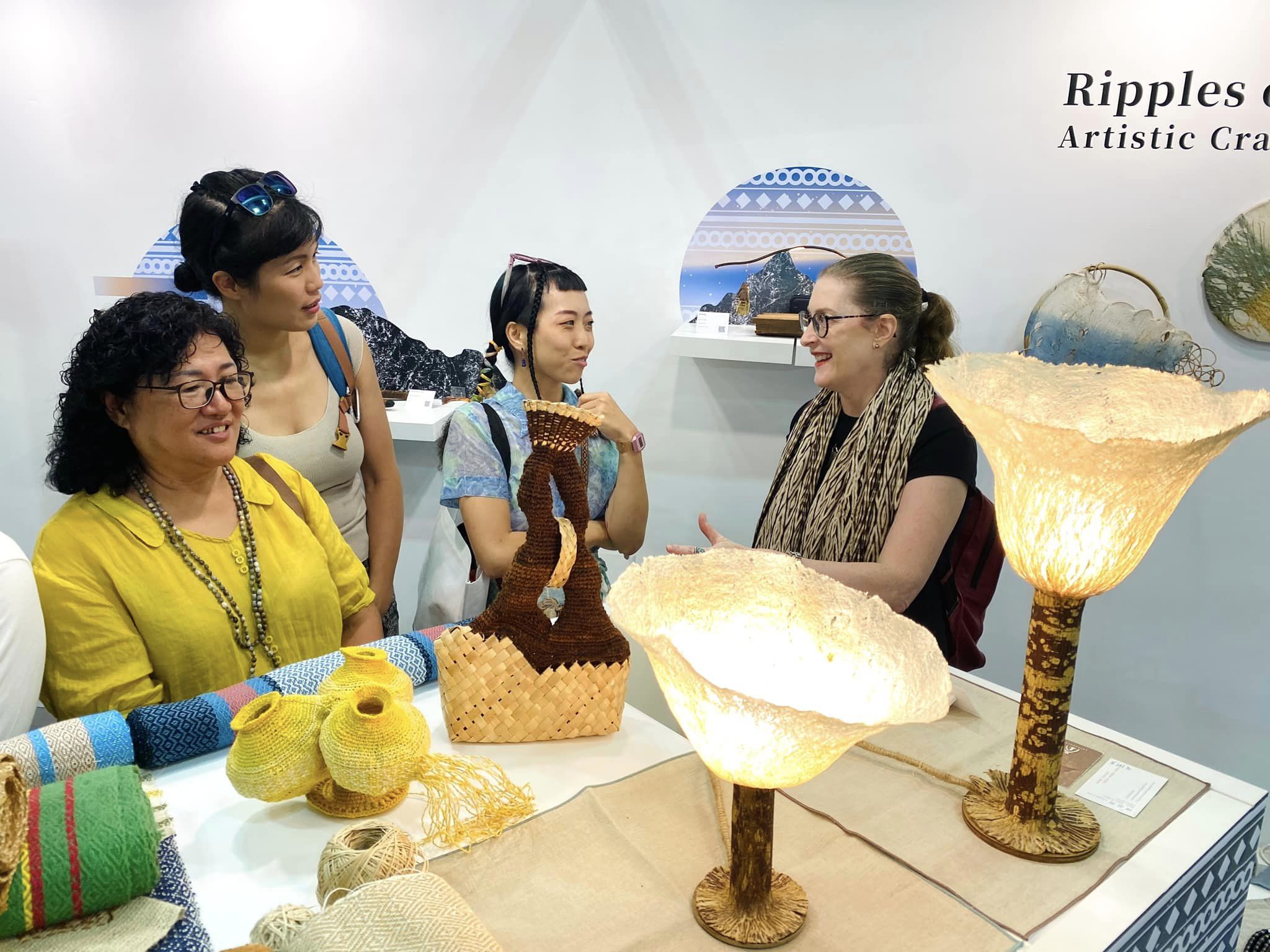 The event also attracted local Singaporean artisans who came to exchange ideas and collaborate. 