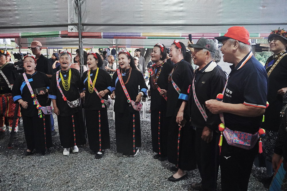 杵音文化藝術團隨樂曲唱和