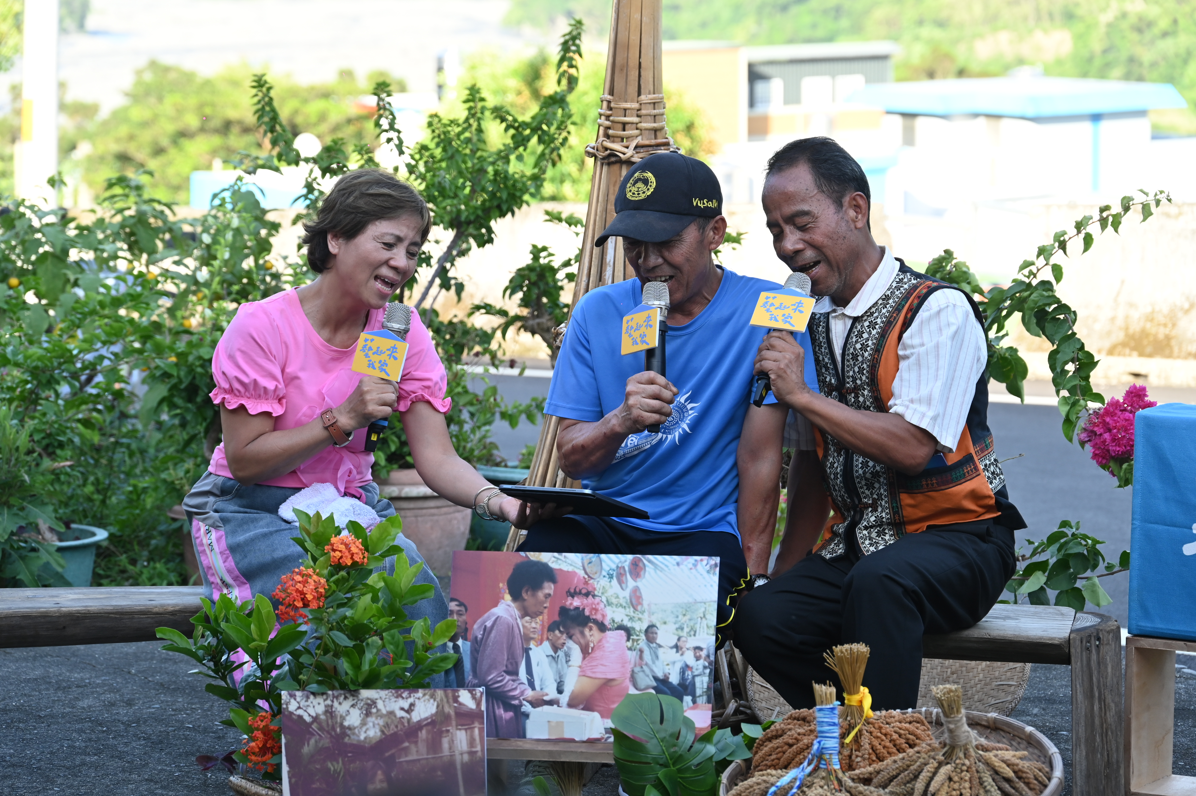 王家3兄妹訴說幼年時在部落的故事與求學經歷。