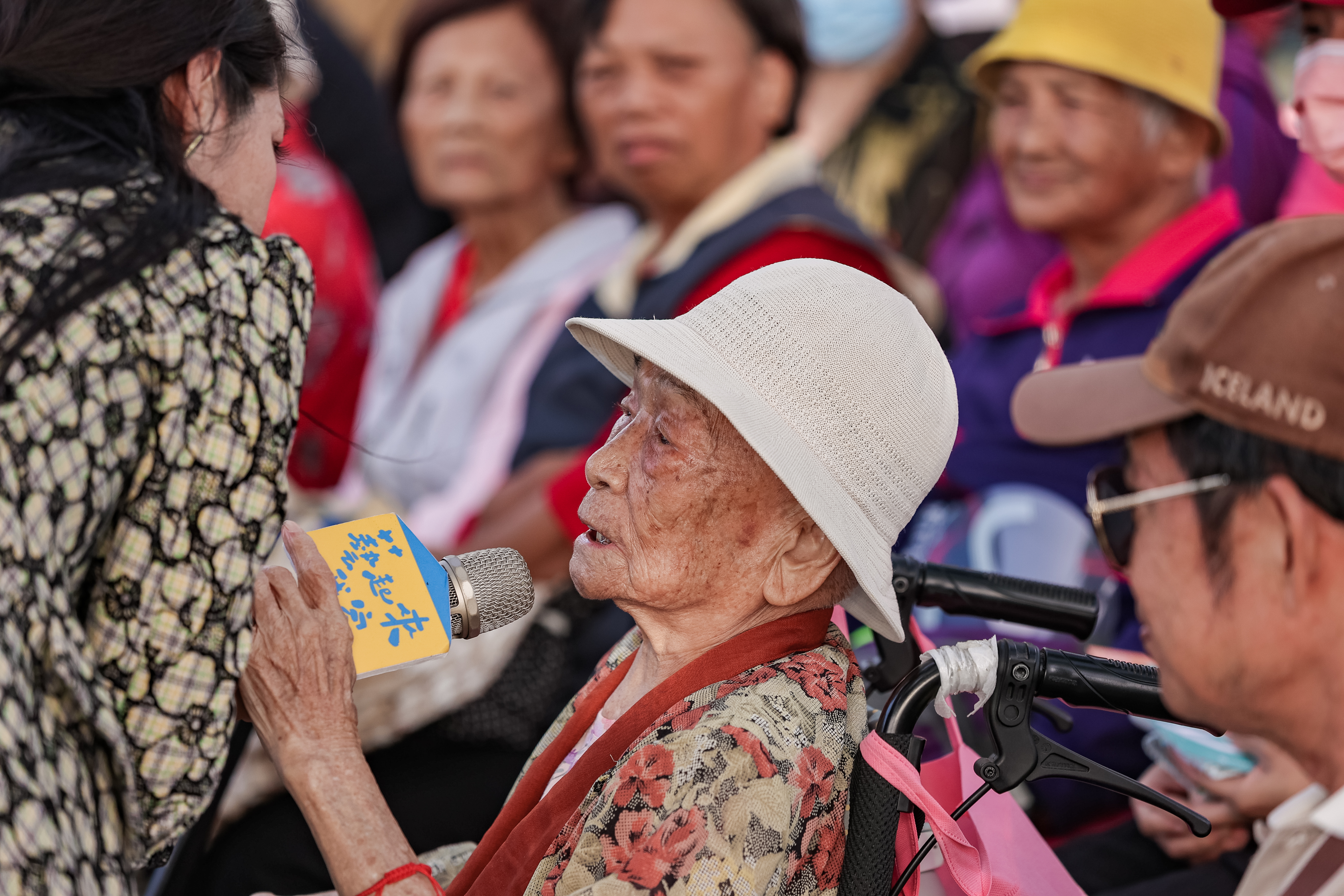 百歲人瑞的阿嬤也到現場同樂~