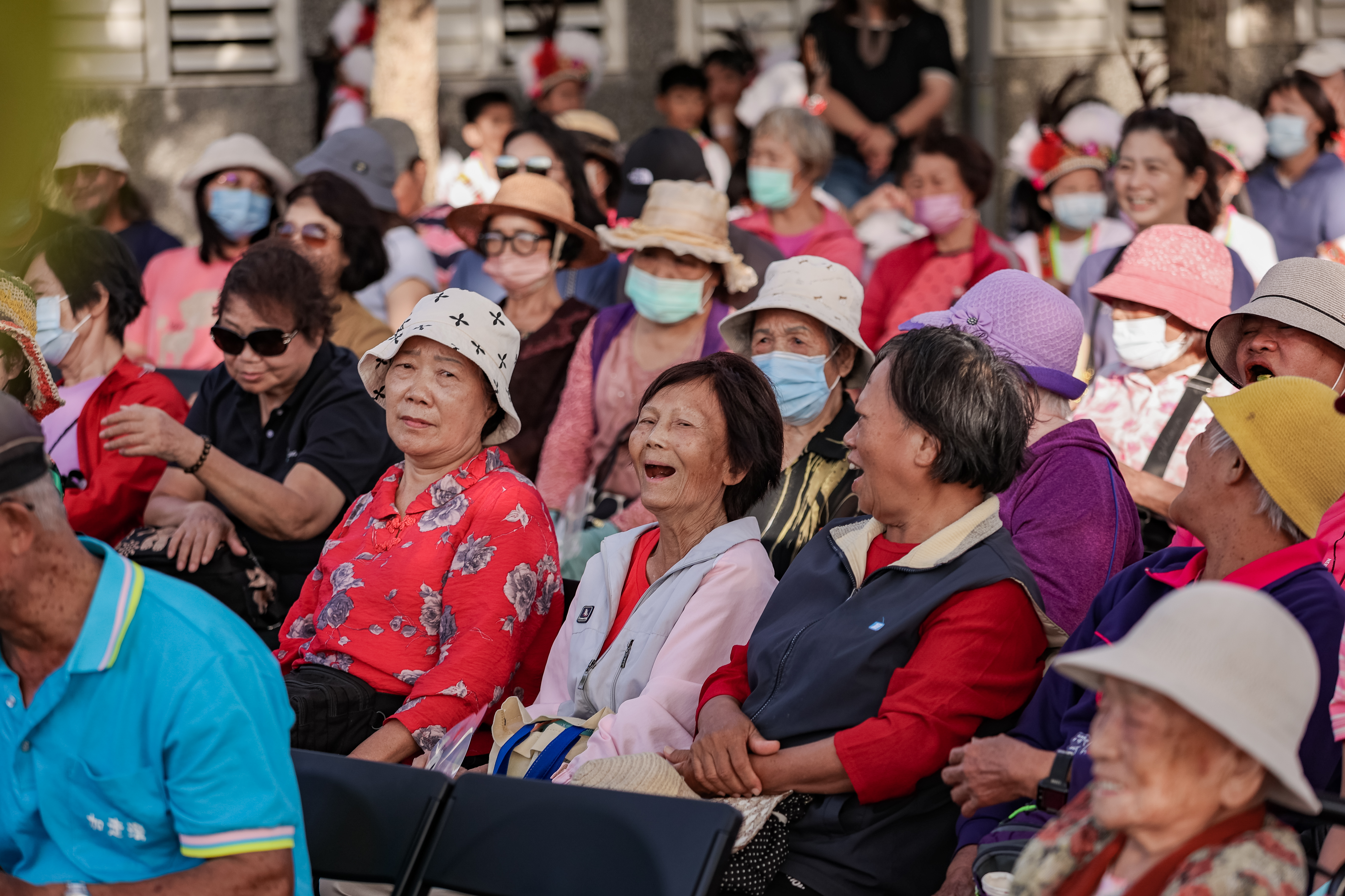 今日下午彷彿整個長濱街上的鄰里都聚集在這裡了~